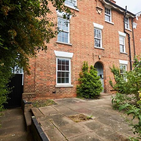 Fantastic Central Stratford Two Bedroom Apartment By Purestay Short Lets & Serviced Accommodation With Parking Esterno foto