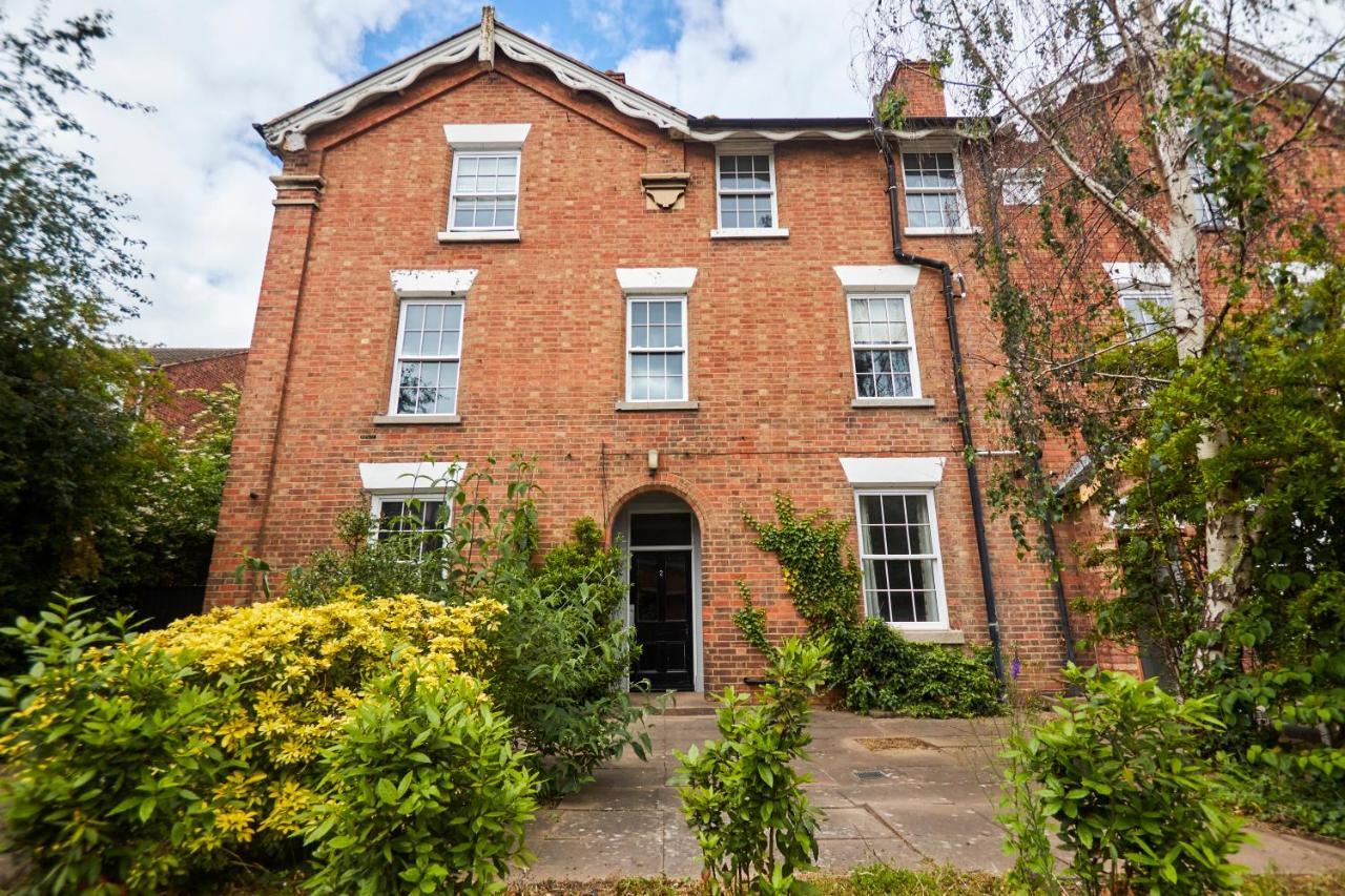 Fantastic Central Stratford Two Bedroom Apartment By Purestay Short Lets & Serviced Accommodation With Parking Esterno foto