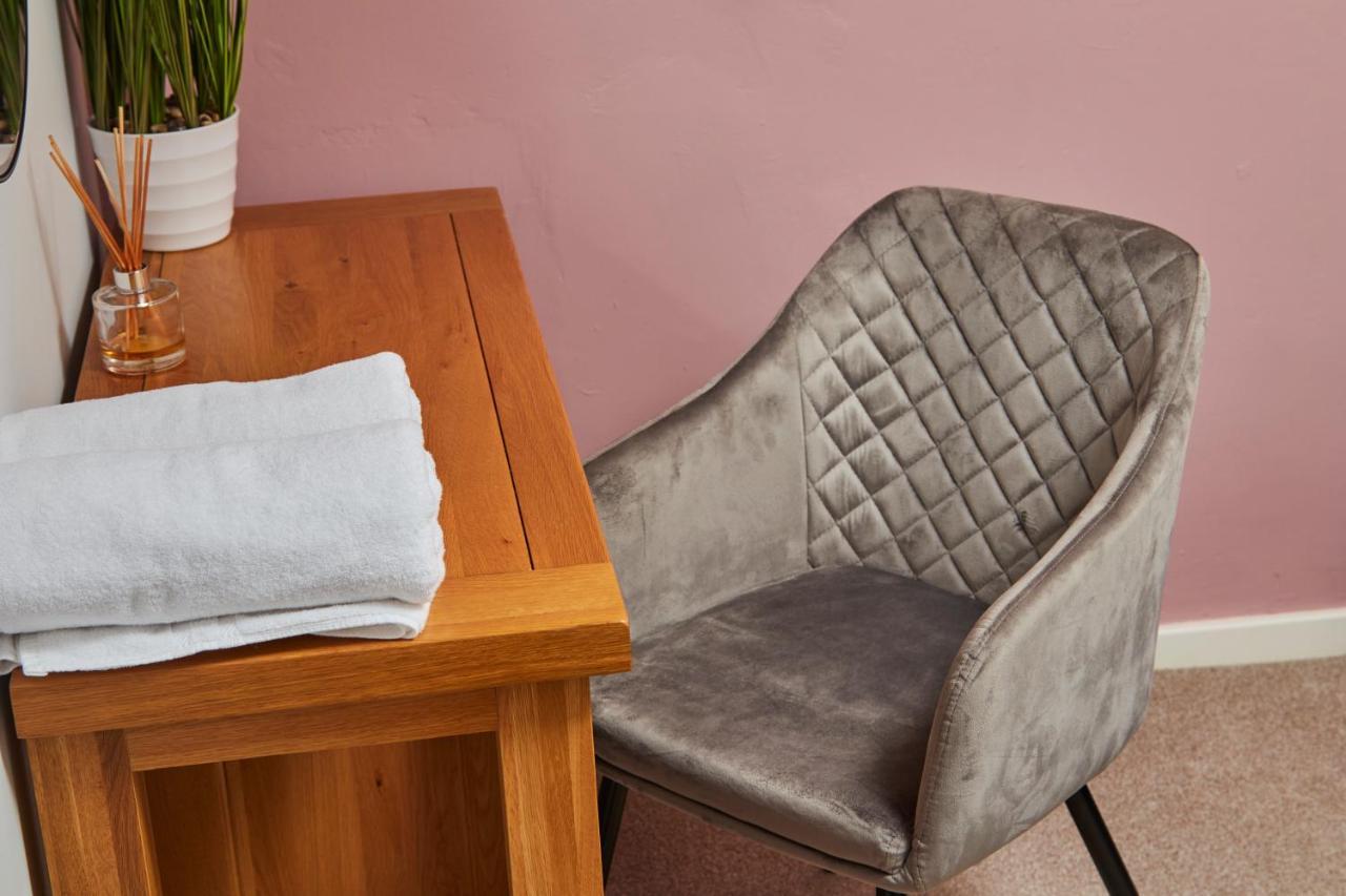 Fantastic Central Stratford Two Bedroom Apartment By Purestay Short Lets & Serviced Accommodation With Parking Esterno foto