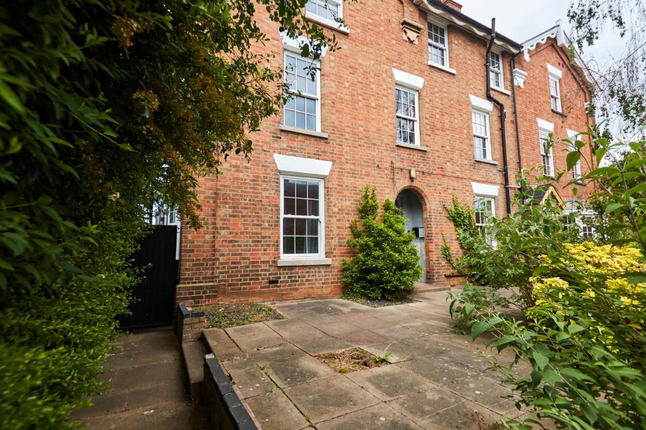 Fantastic Central Stratford Two Bedroom Apartment By Purestay Short Lets & Serviced Accommodation With Parking Esterno foto