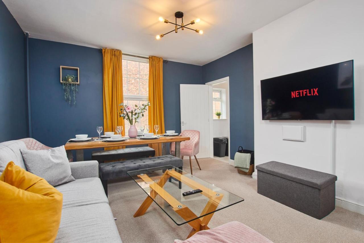 Fantastic Central Stratford Two Bedroom Apartment By Purestay Short Lets & Serviced Accommodation With Parking Esterno foto