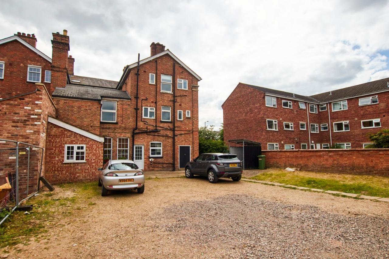 Fantastic Central Stratford Two Bedroom Apartment By Purestay Short Lets & Serviced Accommodation With Parking Esterno foto